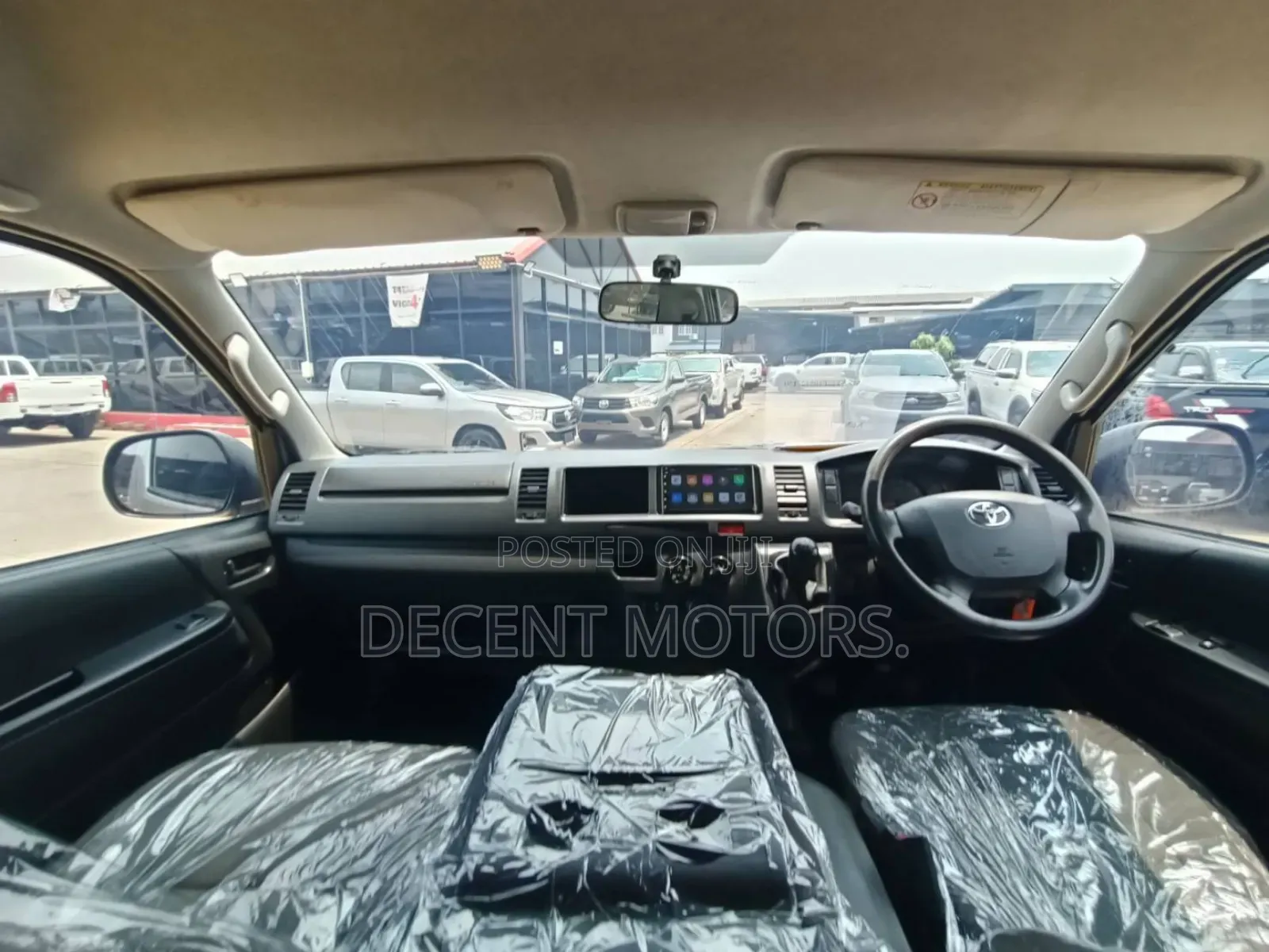 Toyota HiAce 2018 Silver