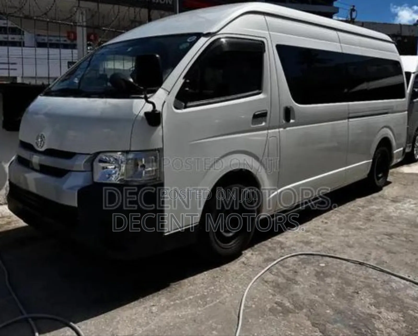 Toyota HiAce 2019 White