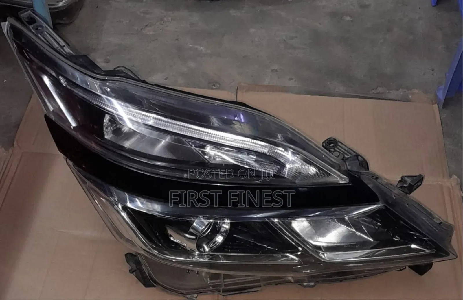 Serena 2017 Headlights