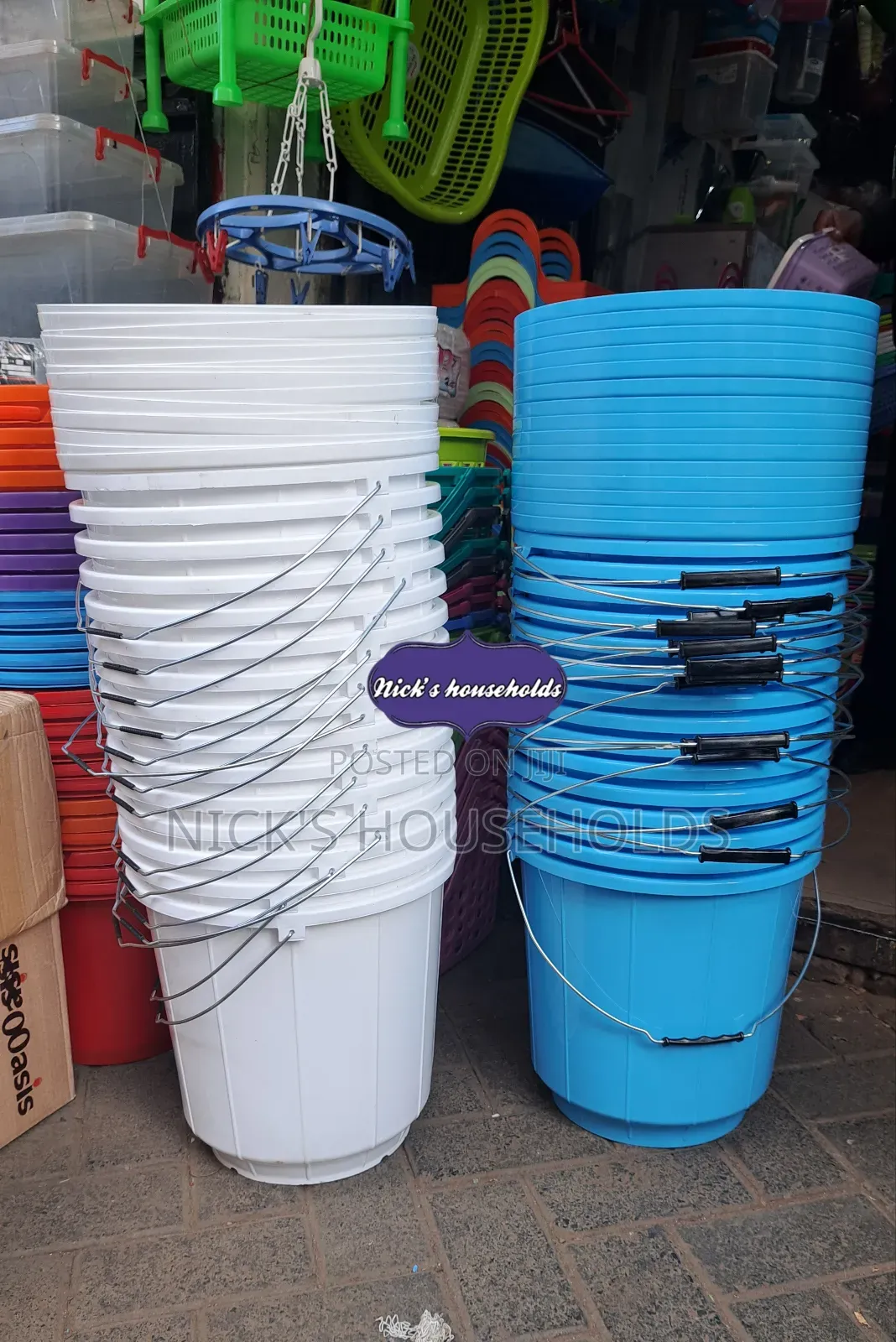 Buckets With Covers for Laundry