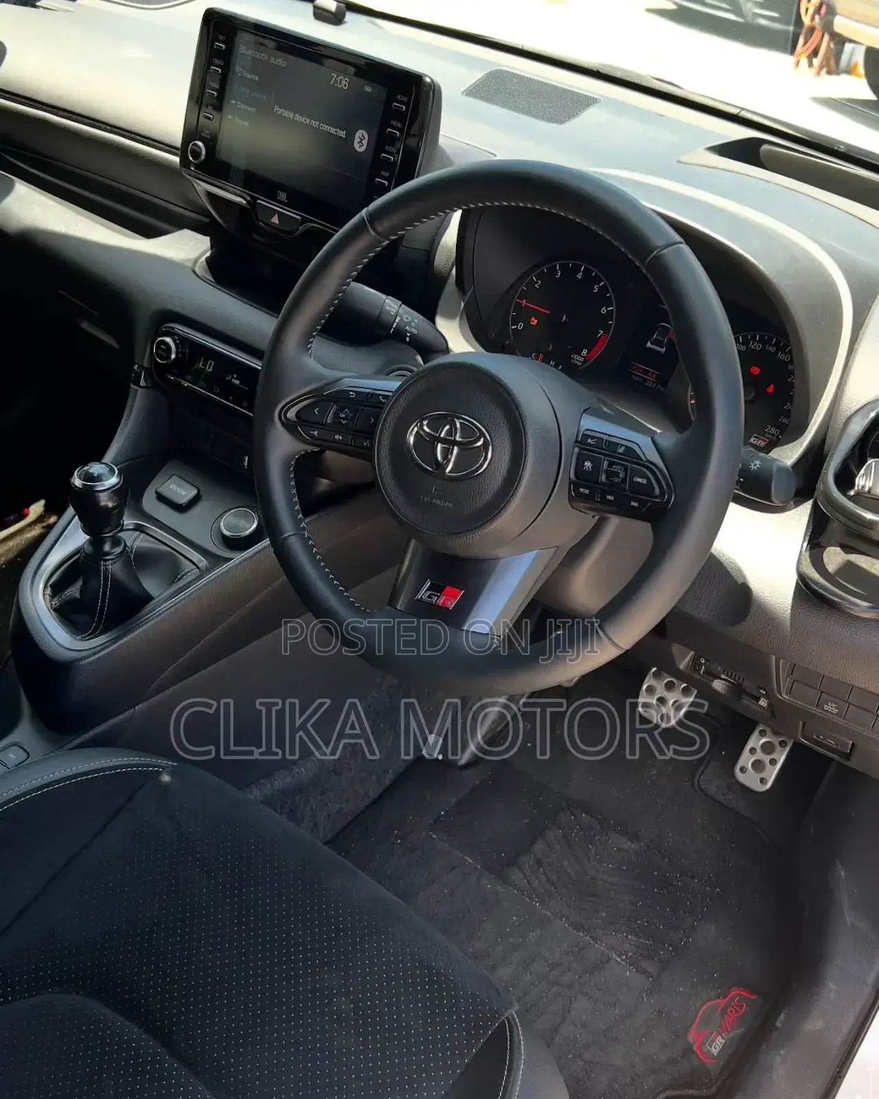 Toyota Yaris 2021 White
