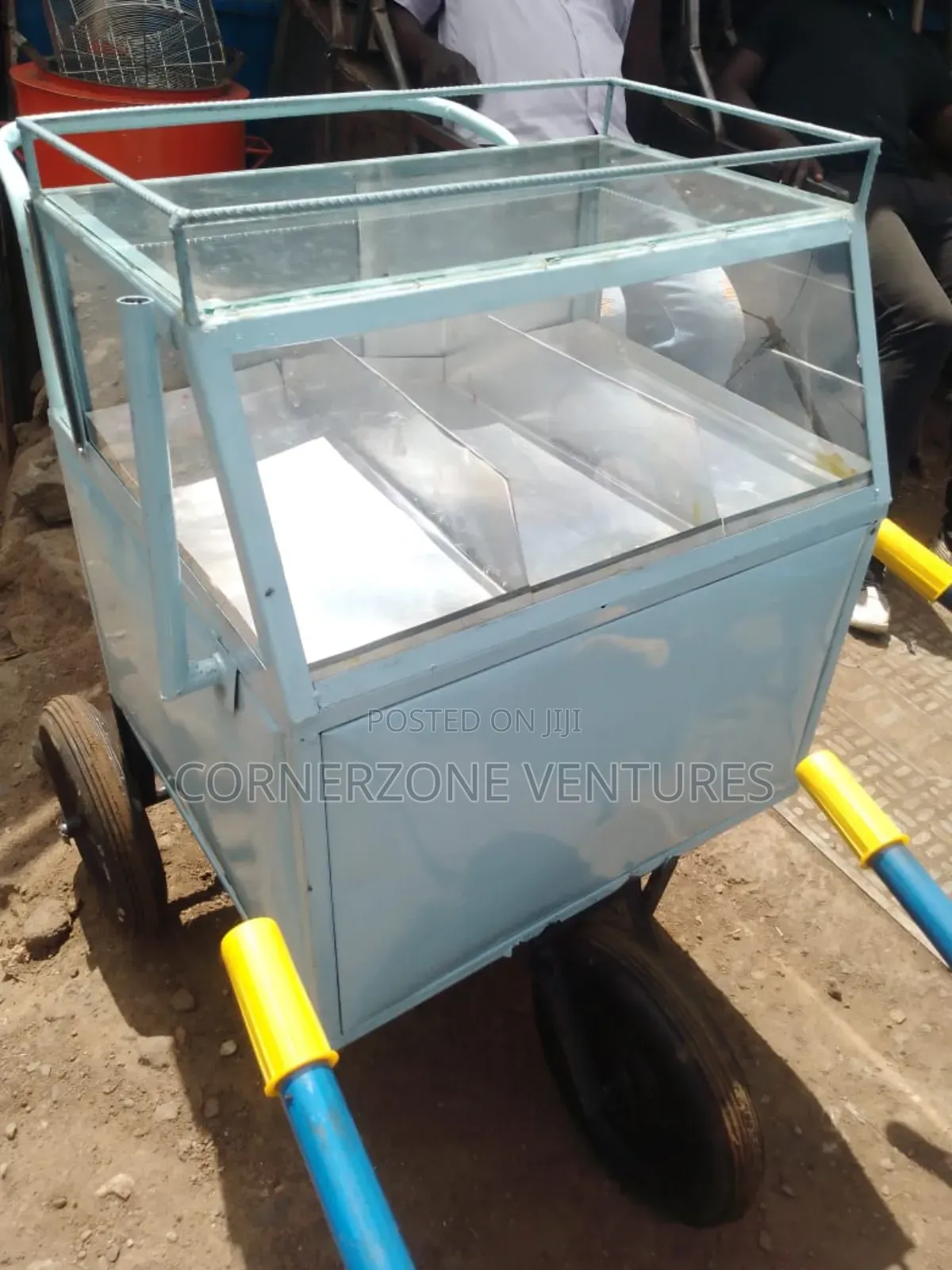 Eggs Trolley, Smokie Trolley
