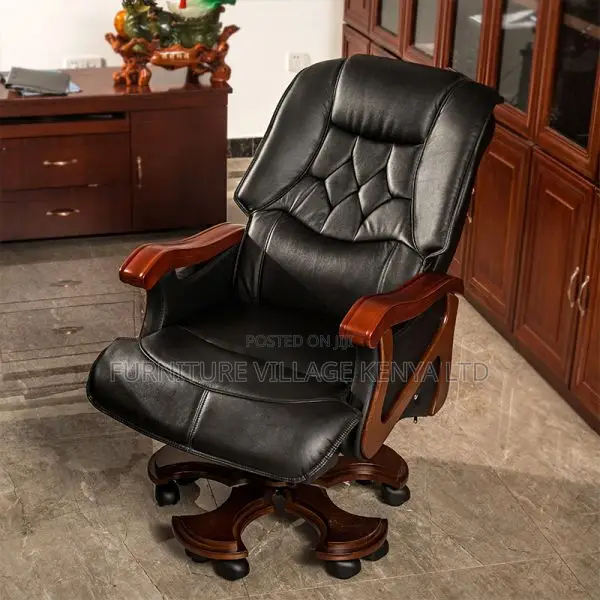 Office Chairs: Luxurious Leather Office Chair for Staff