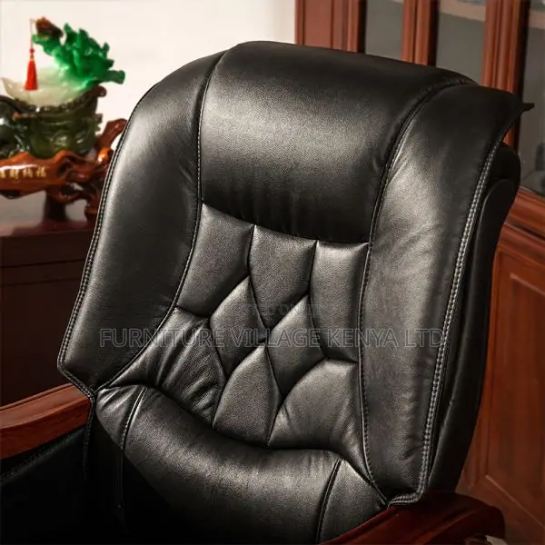 Office Chairs: Luxurious Leather Office Chair for Staff