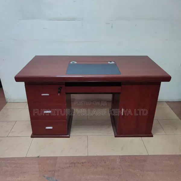 Office Tables: Expansive 1400mm Directors Office Desk