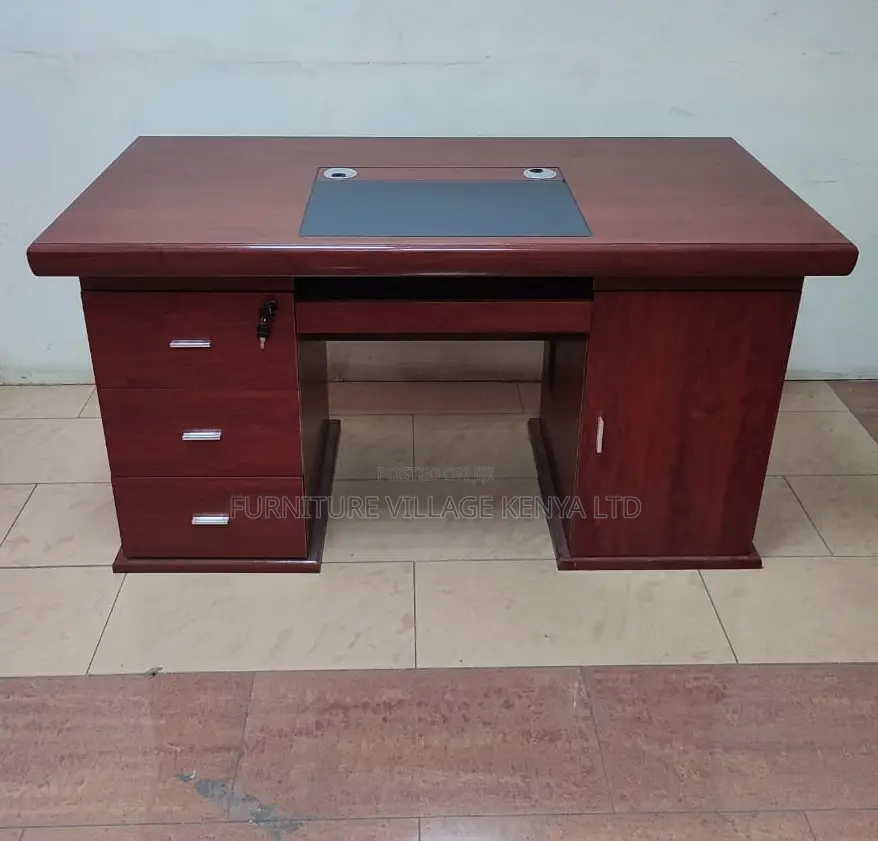 Office Tables: Expansive 1400mm Directors Office Desk