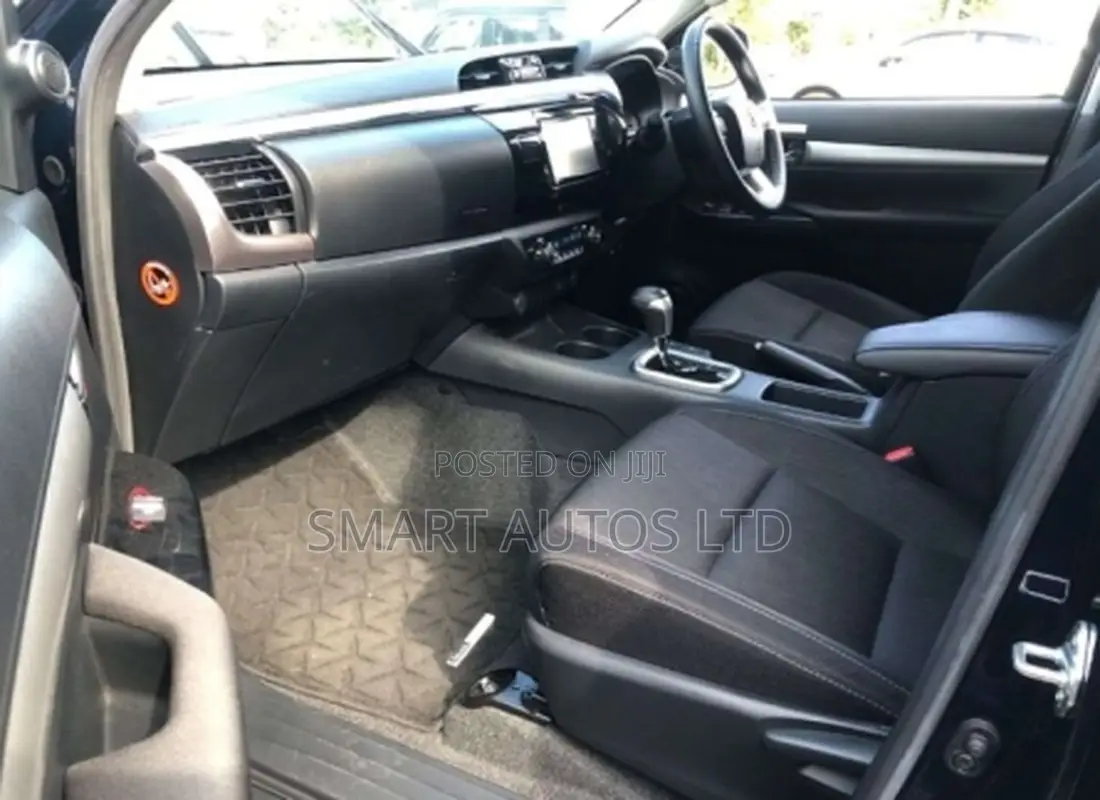 Toyota Hilux 2020 Blue