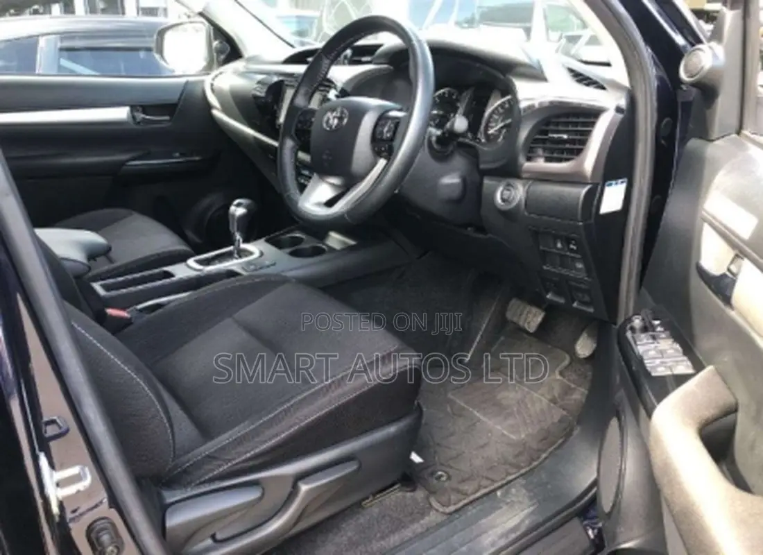 Toyota Hilux 2020 Blue