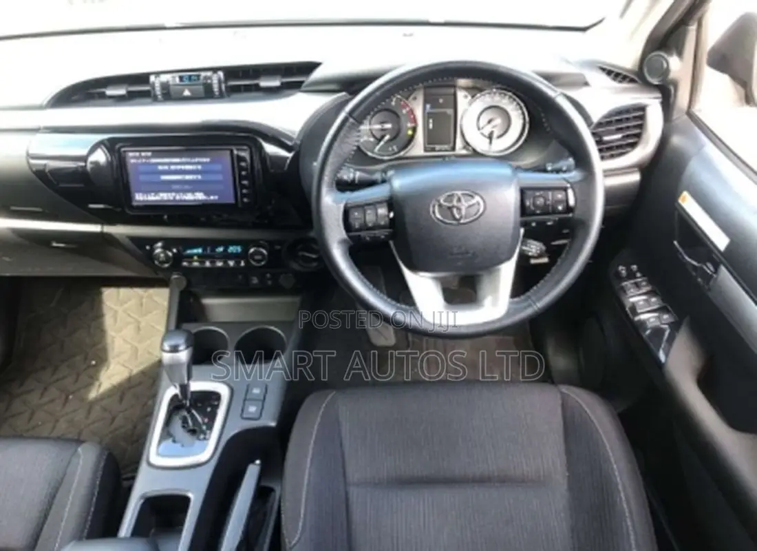 Toyota Hilux 2020 Blue