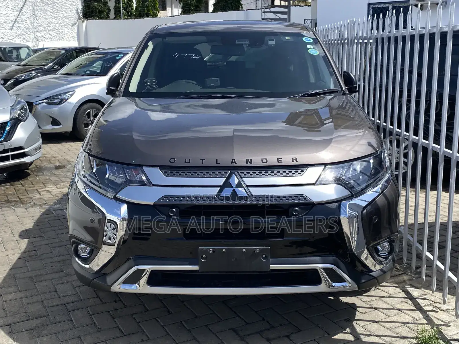 Mitsubishi Outlander 2020 Brown