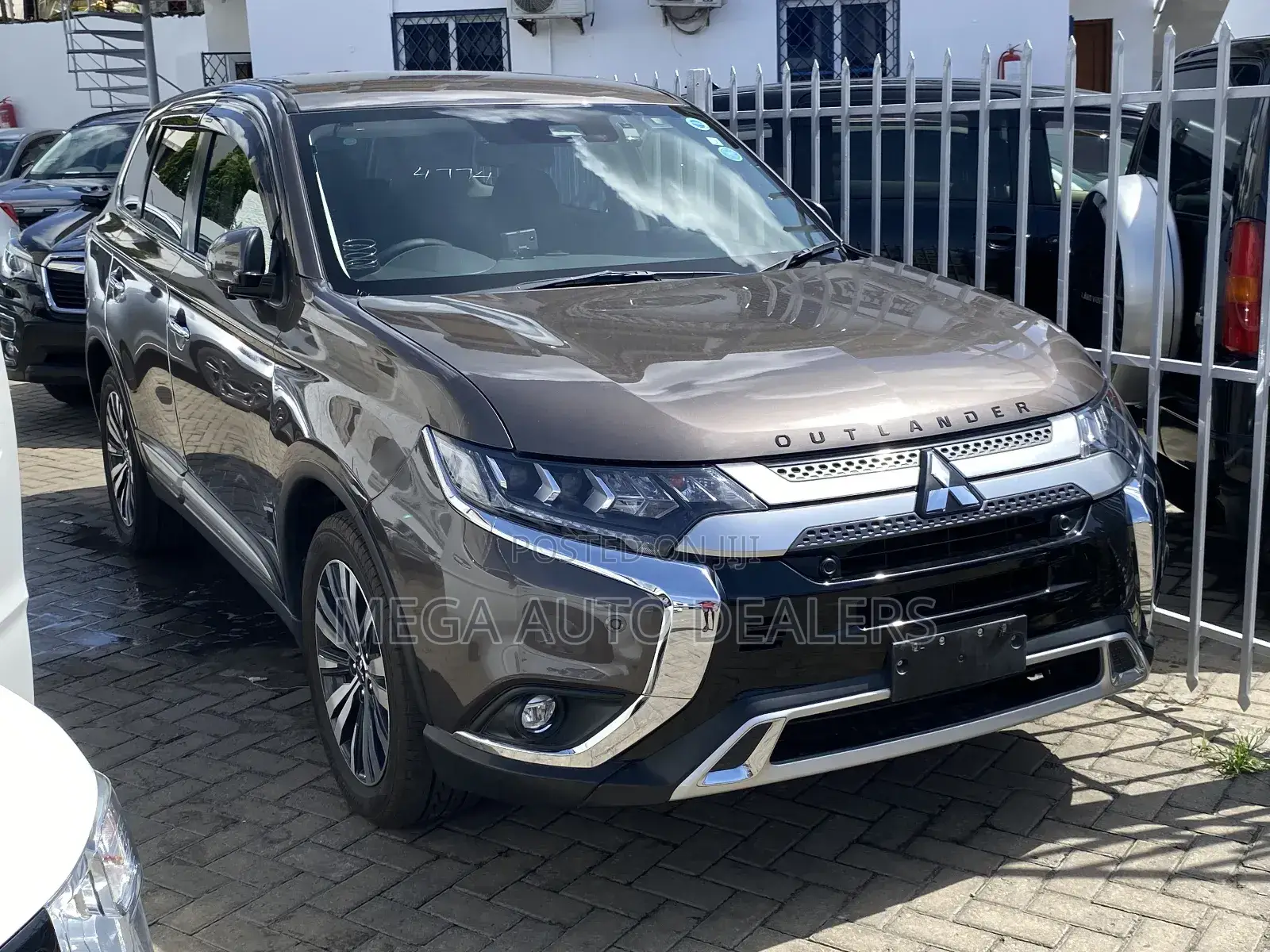 Mitsubishi Outlander 2020 Brown