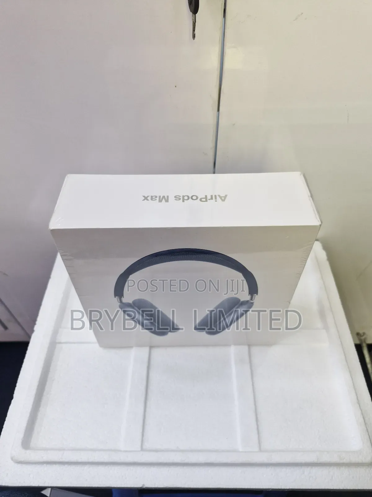 Green Brand New Airpods Max With a Smart Case