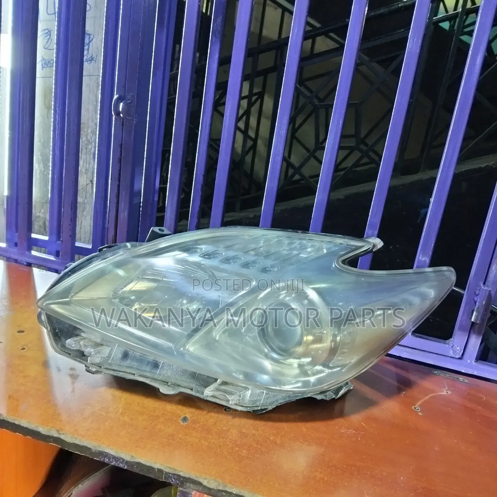 Toyota Prius 2010/11/12 Non Xenon Head Lamp, Clean Ex Japan