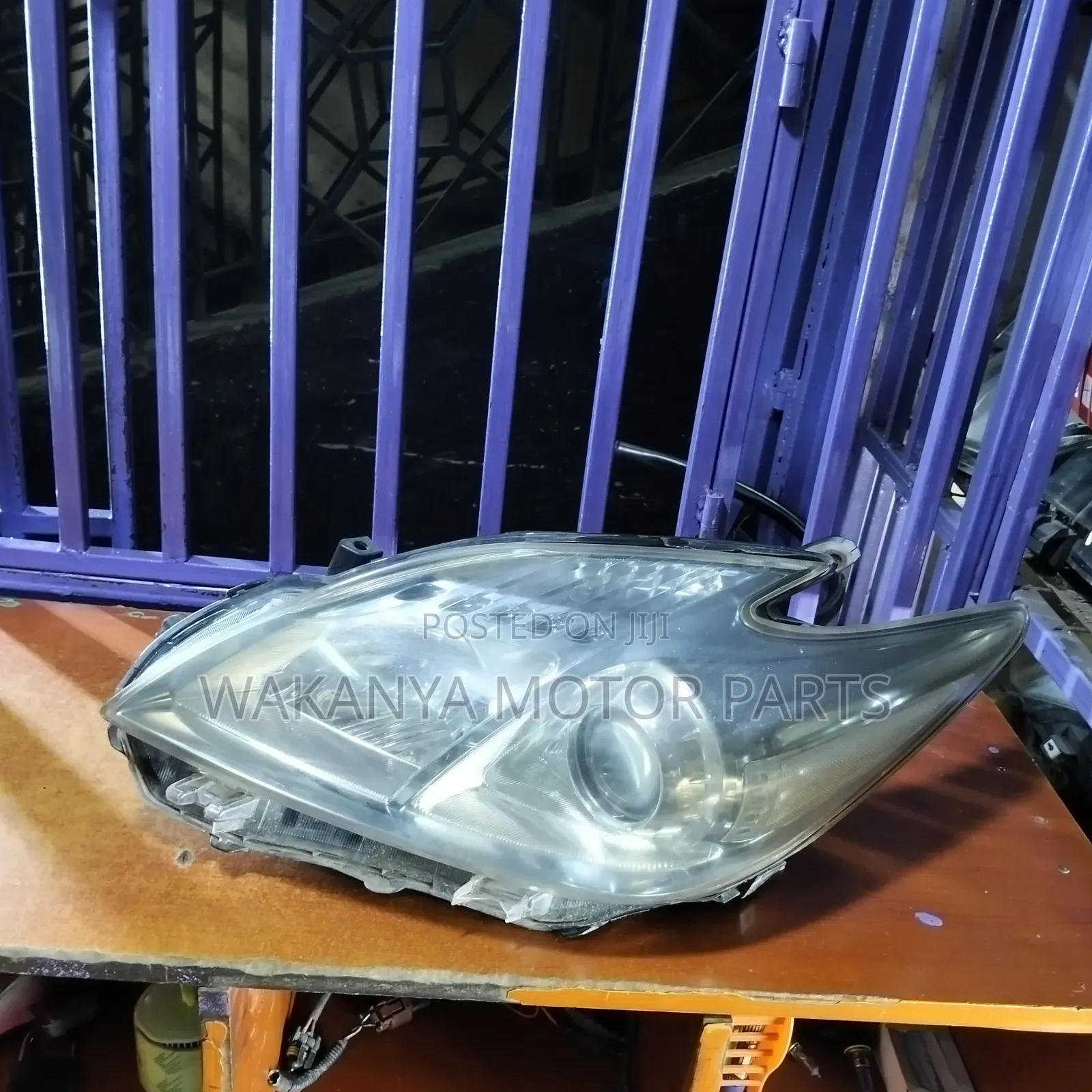 Toyota Prius 2010/11/12 Non Xenon Head Lamp, Clean Ex Japan