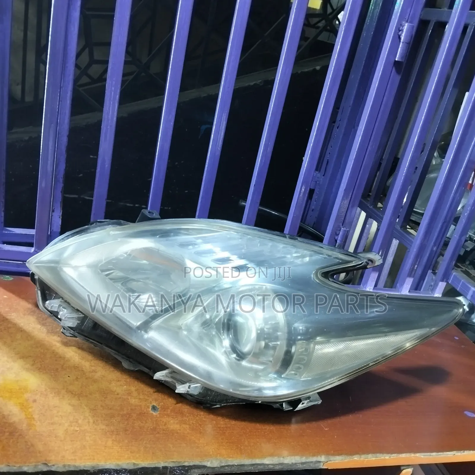 Toyota Prius 2010/11/12 Non Xenon Head Lamp, Clean Ex Japan