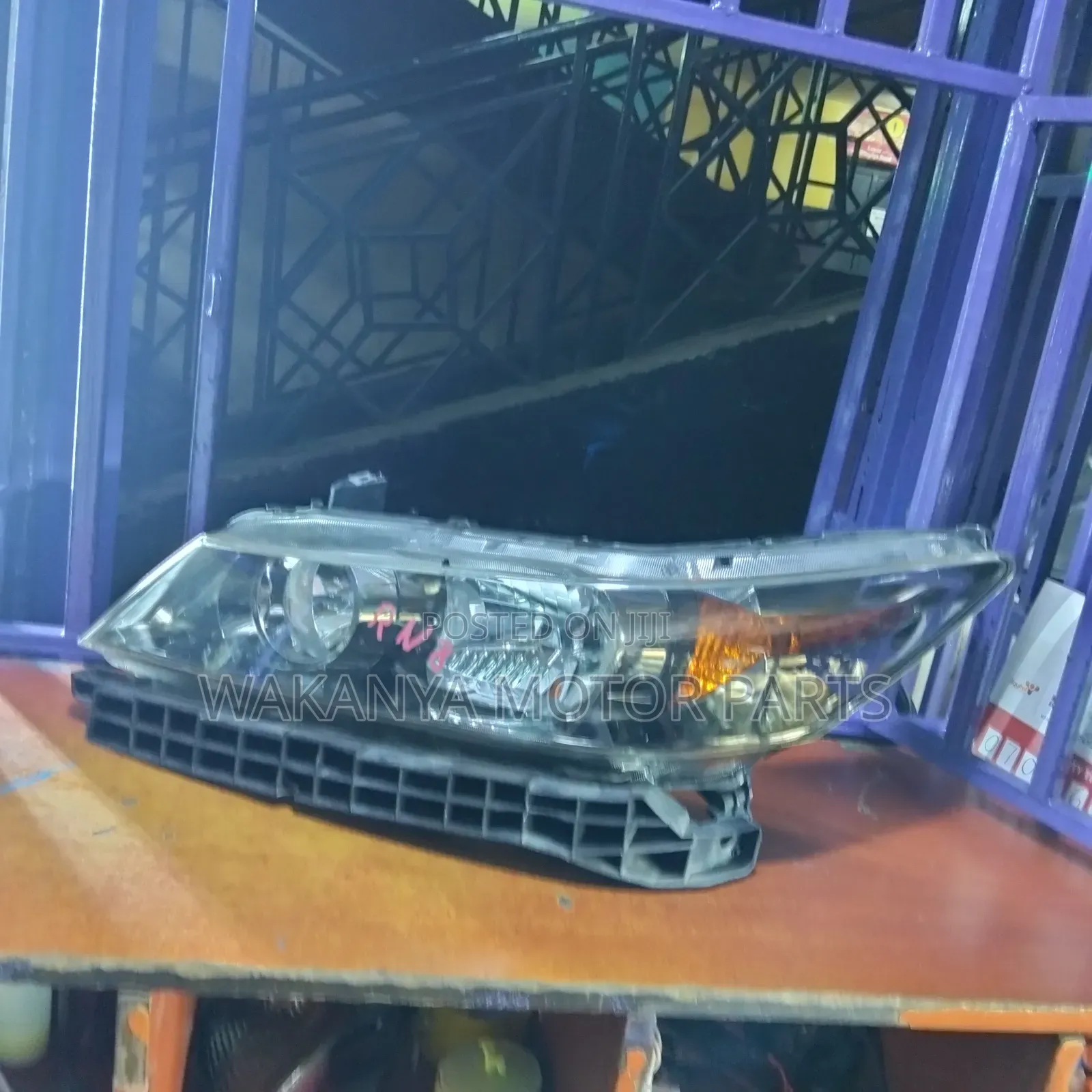 Honda Stream 2008/2010 Xenon Head Lamp With Dark Reflector