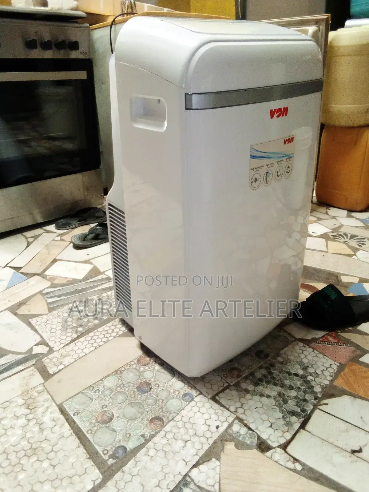 Vonhotpoint HSPTB C1241w Cooling+Heating,30sqft, Smart