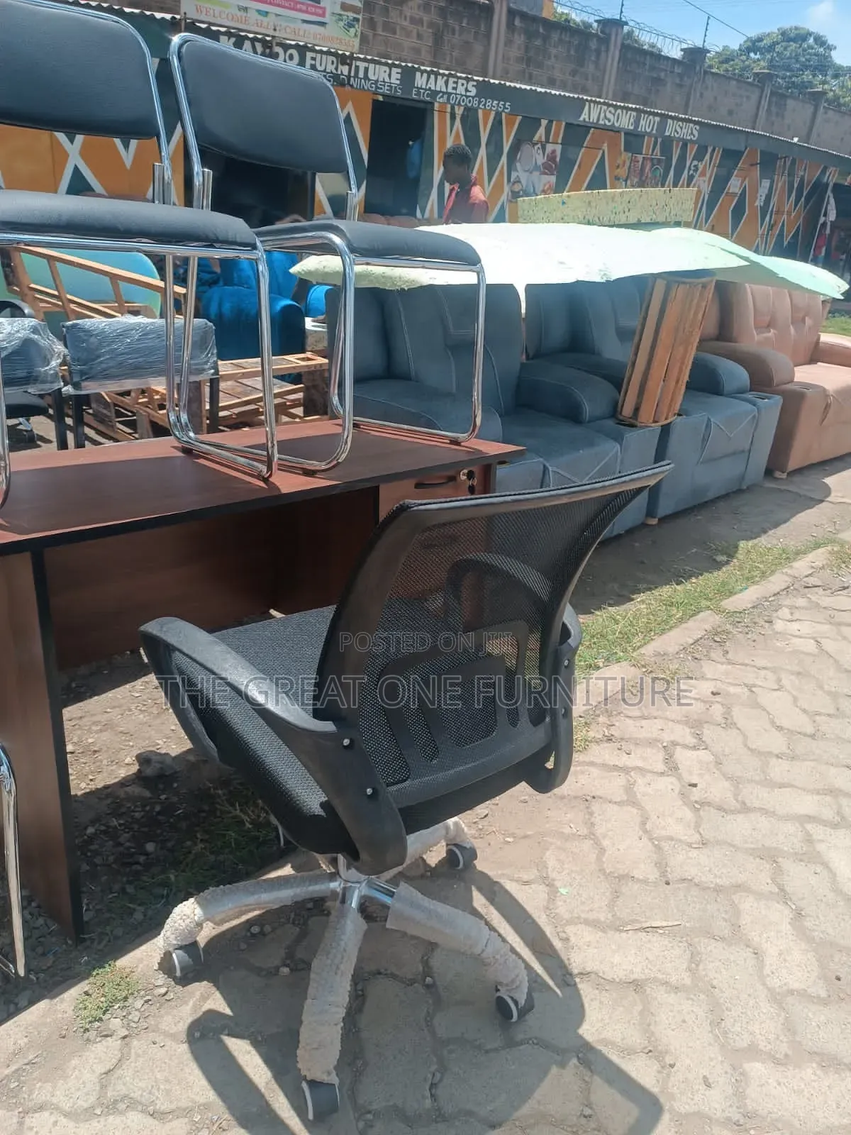 1m Generic Office Desk With Swivel Mesh Chair Qj3wk