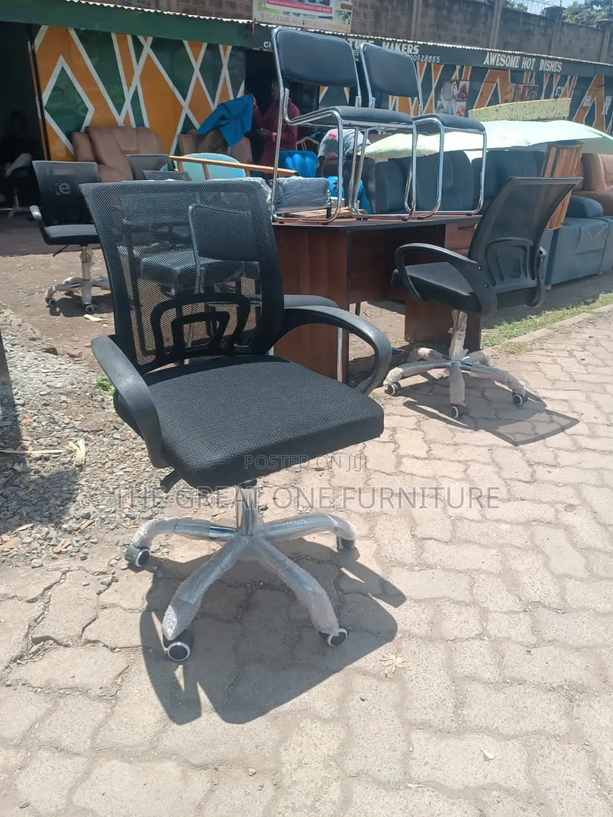 1m Lockable Office Desk With Black Mesh Chair Hd2kf