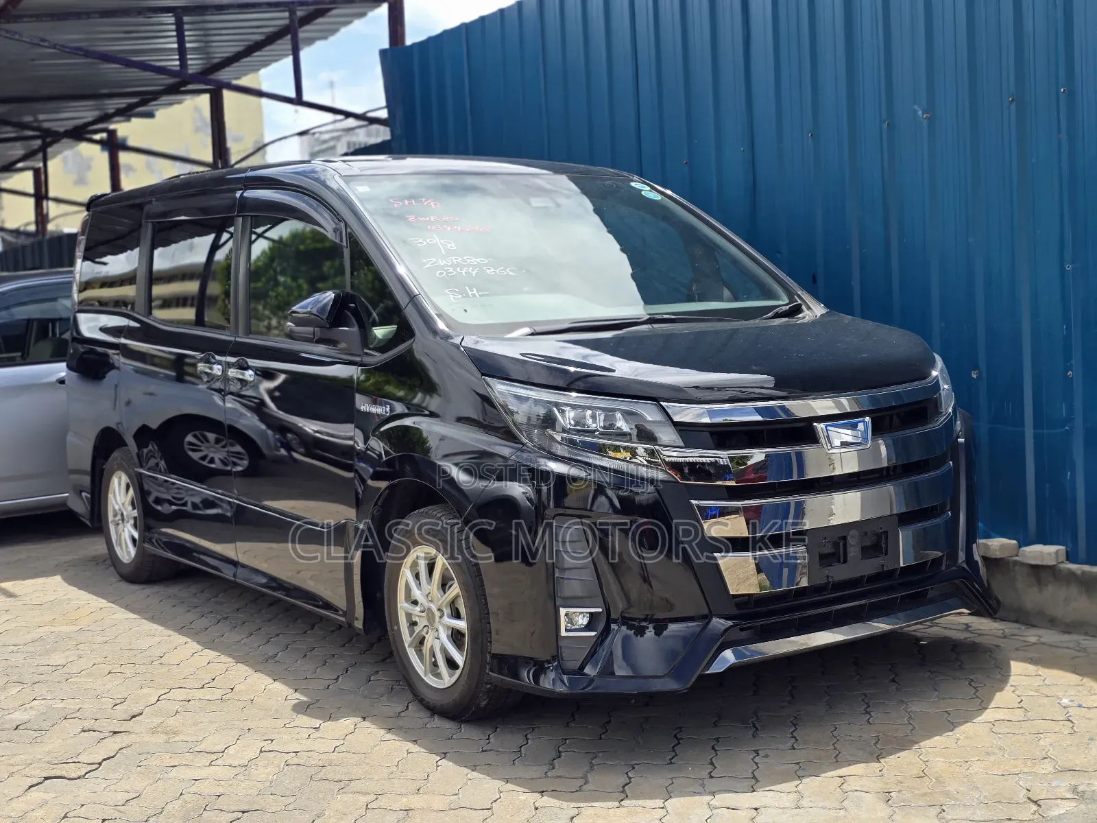 Toyota Noah 1.8 FWD Hybrid (7 seater) 2018 Black