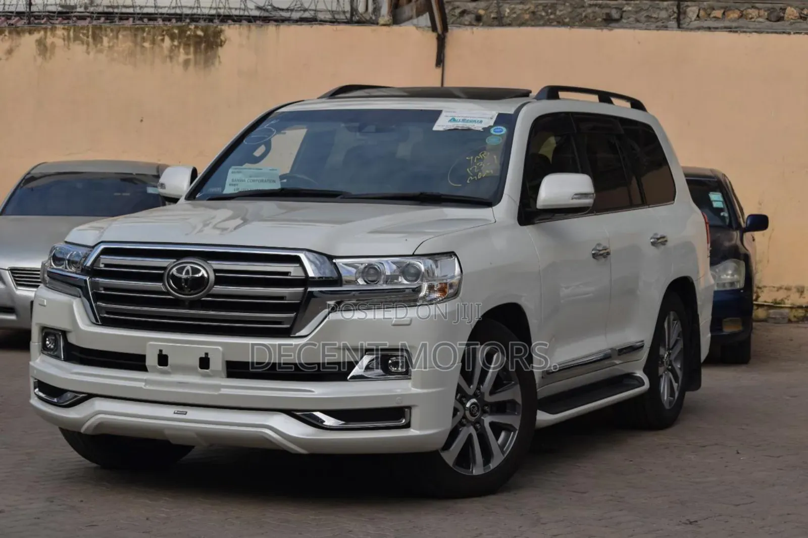 Toyota Land Cruiser 4.6 V8 ZX 2018 White