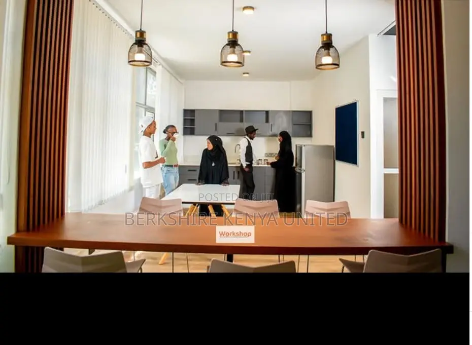 Spacious Private Offices With Nice Desks-all Inclusive