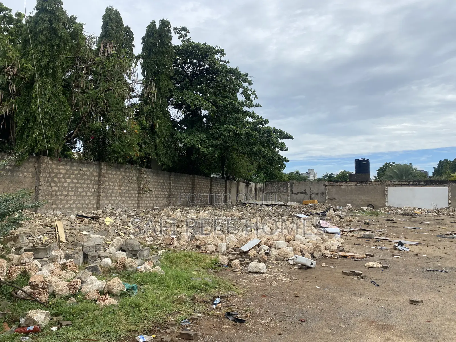 Yard for Lease 3/4 Size of Plot in Nyali Beachroad