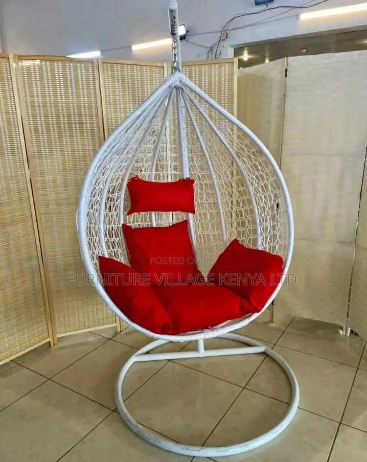 Hanging Chair:Hanging Nest-Style Outdoor Lounge Chair