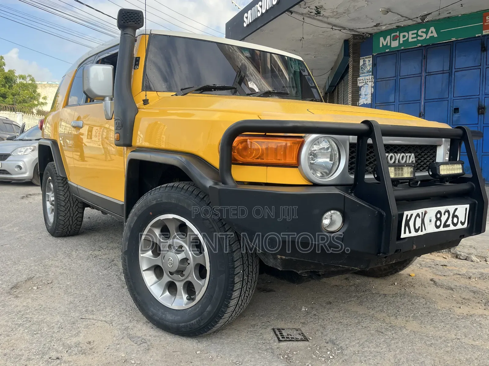 Toyota FJ Cruiser 2x4 Automatic 2011 Yellow
