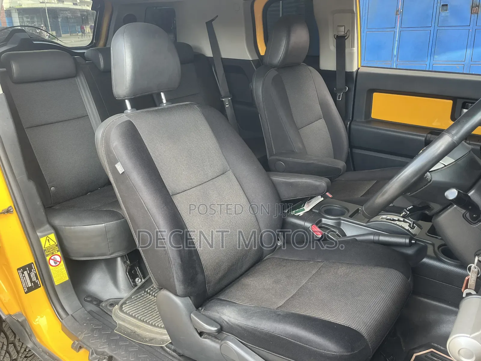 Toyota FJ Cruiser 2x4 Automatic 2011 Yellow