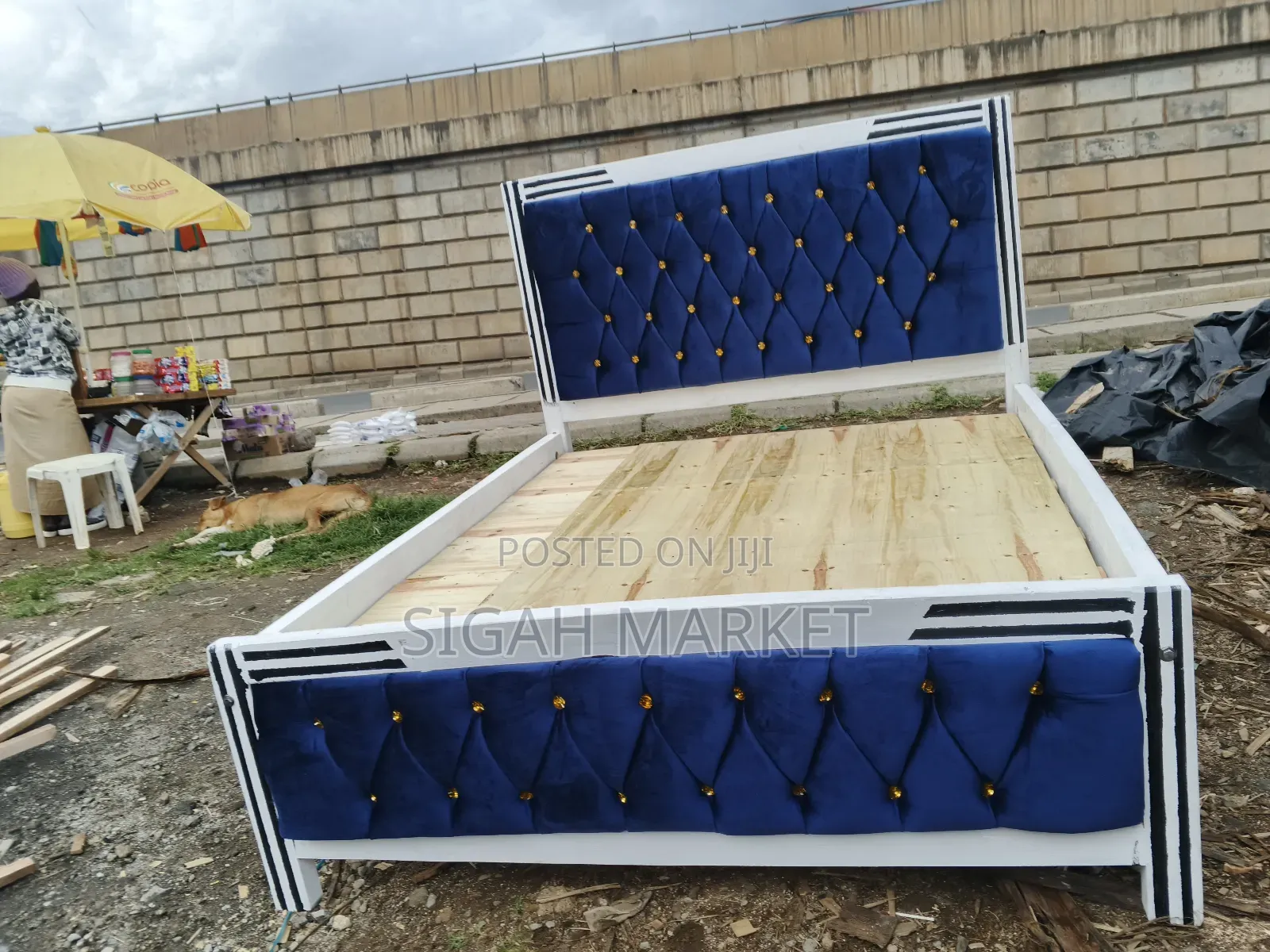 Mocket Bed Available
