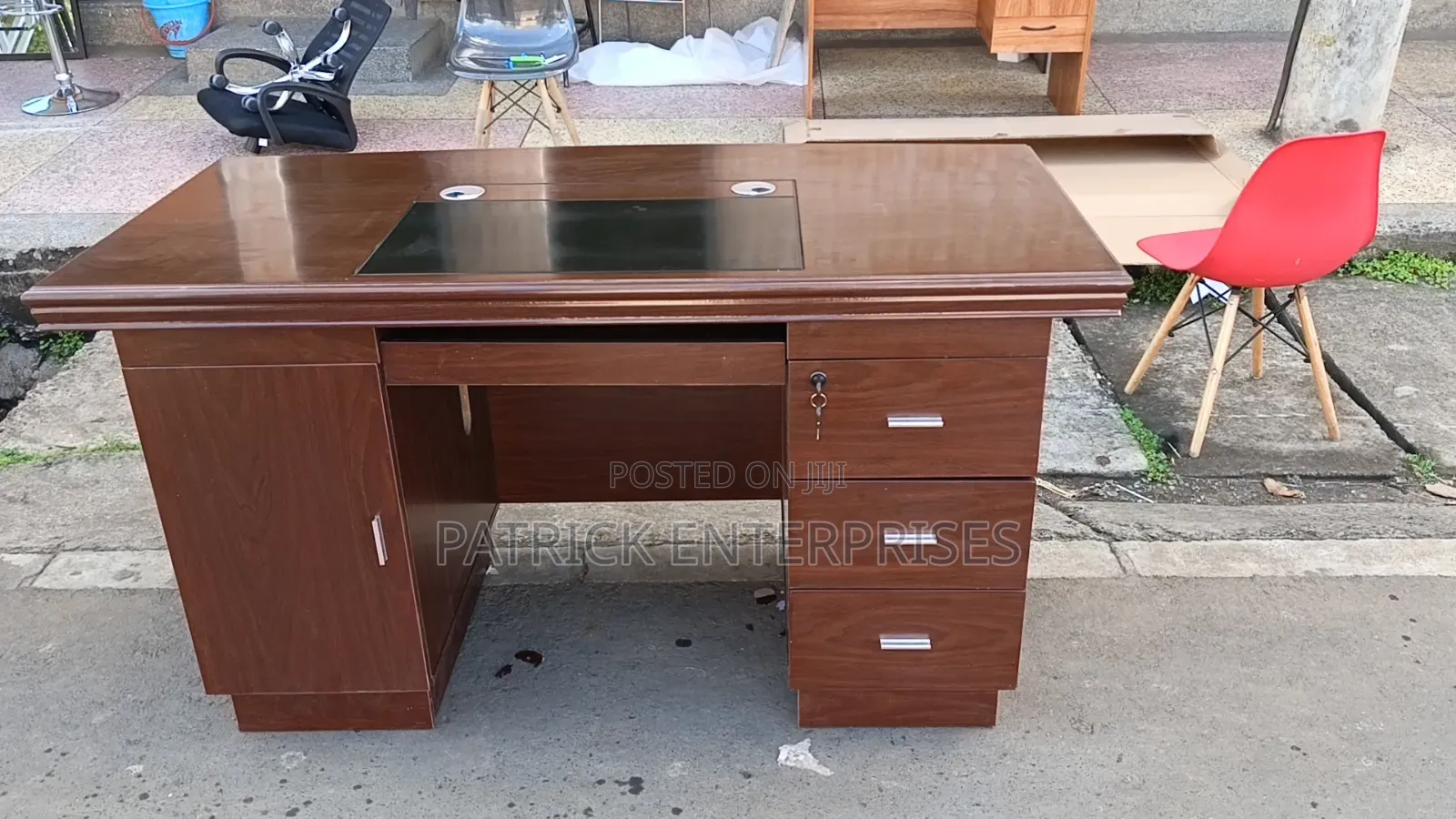 Executive Impooeted Mahogany Office/Home Desk