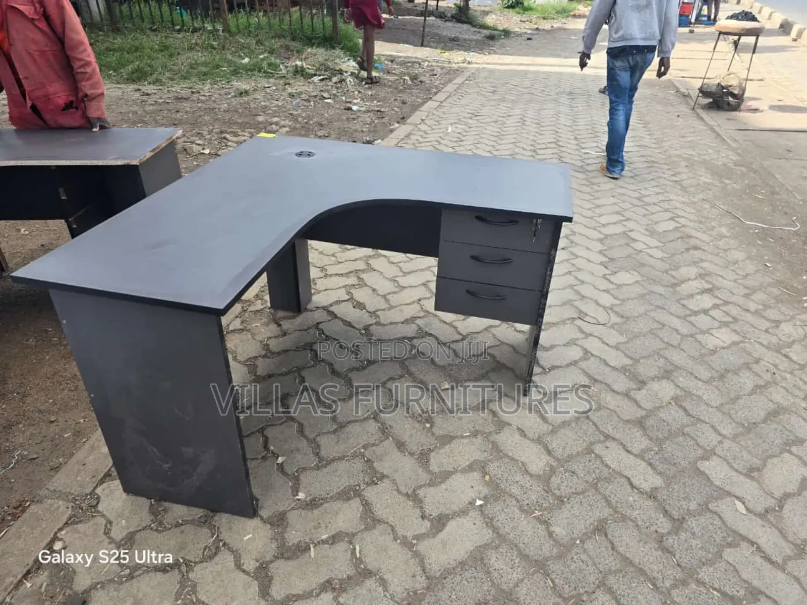 4 by 4 Feet Grey L Shaped Office Desk