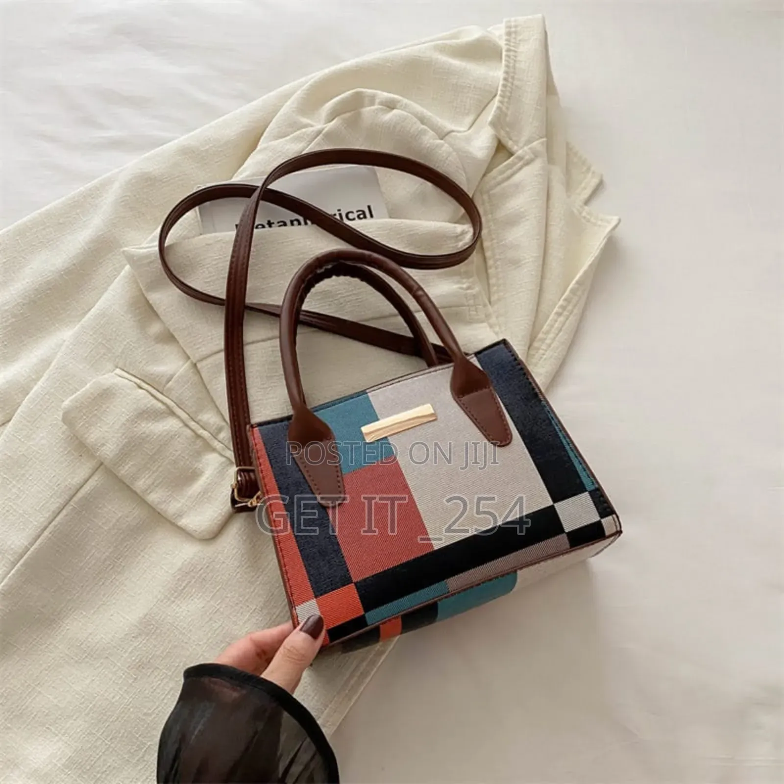 *Trend Fashion Collision Color Check Bagsize 22×9×16cm

👉🏾