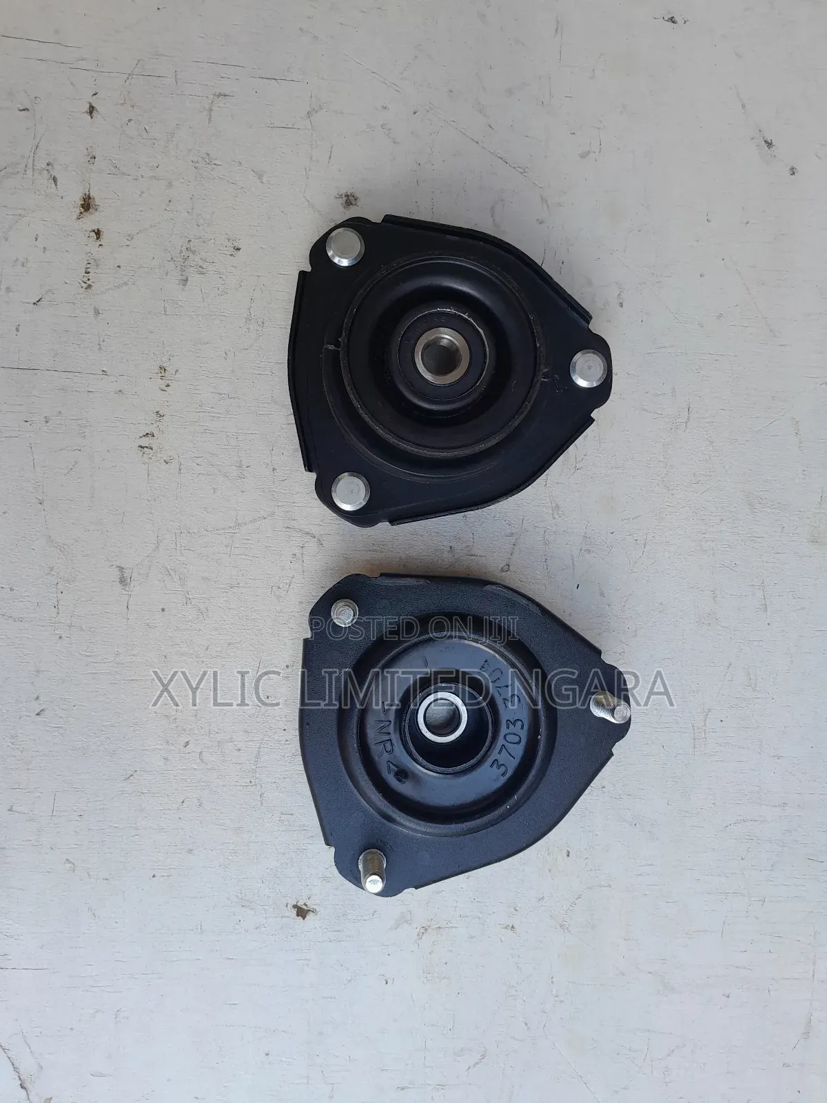 Toyota Premio,Carina Front Shock Mounting