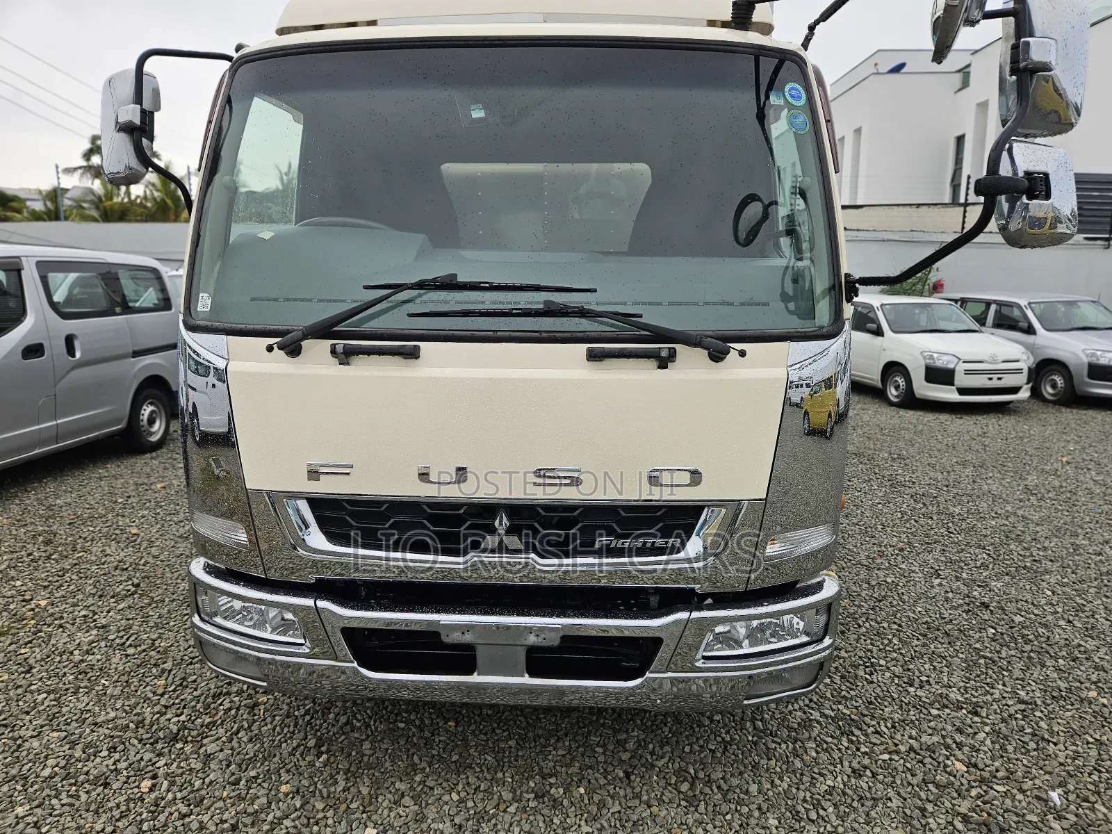 Mmitshubishi Canter