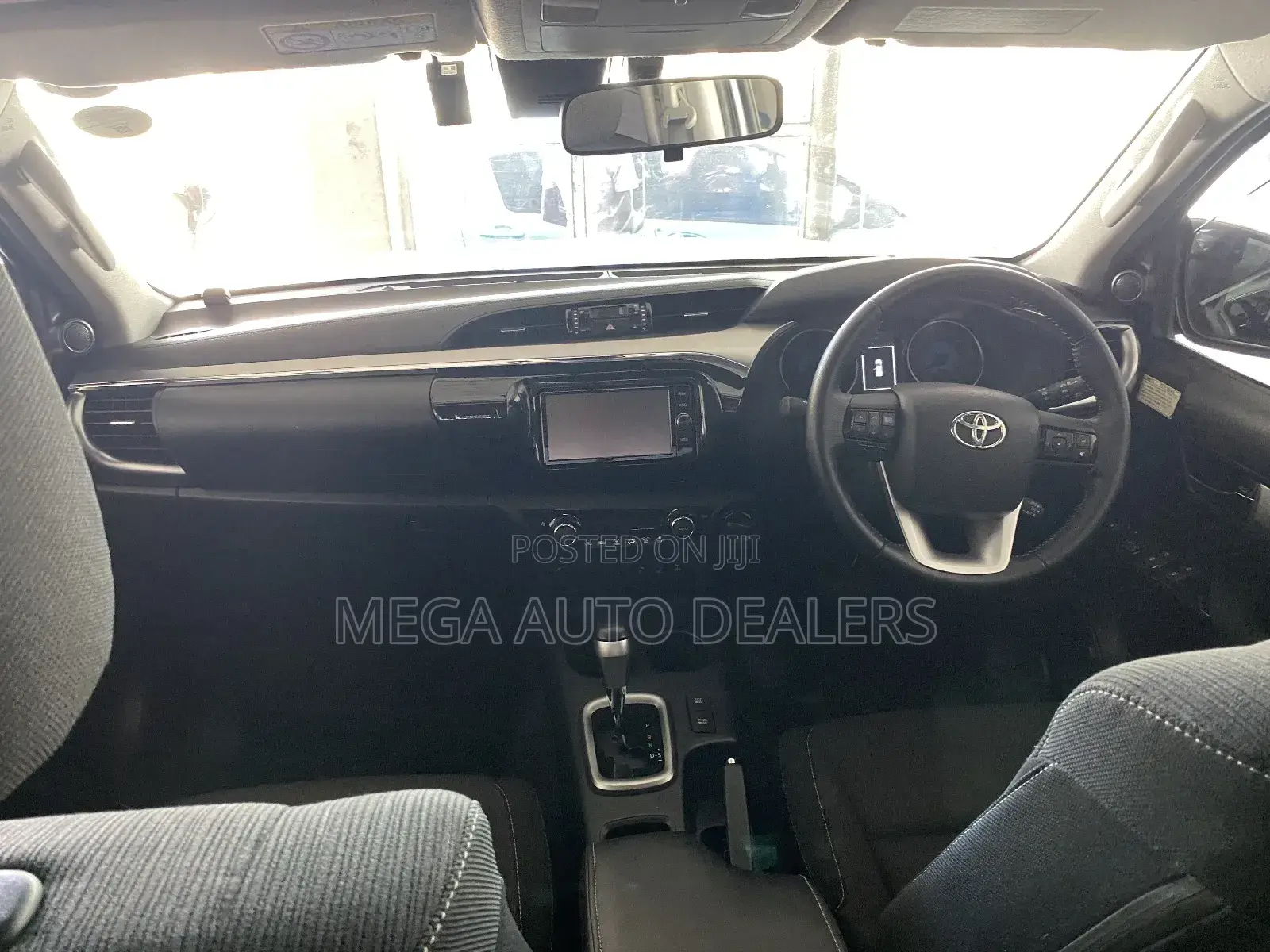 Toyota Hilux 2018 Silver