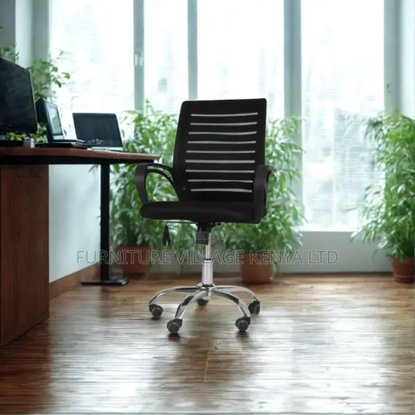 Office Chair: Mesh Rolling Chair With Fixed Arms-Strong