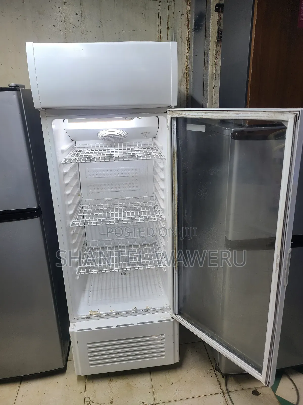 White Chiller Fridge ( Display Fridge) ^