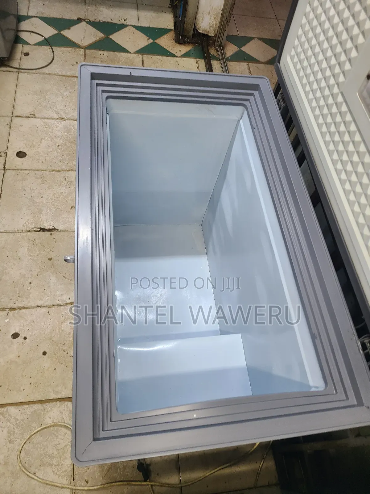 Silver Deep Freezer/Chest One