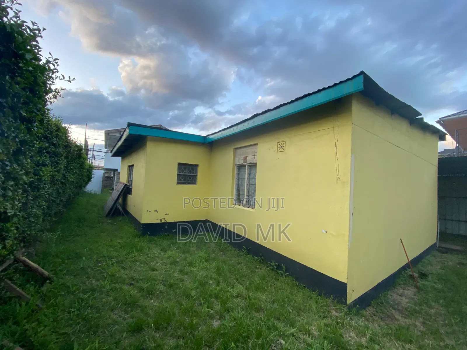 3bdrm Bungalow in Donholm Caltex for sale