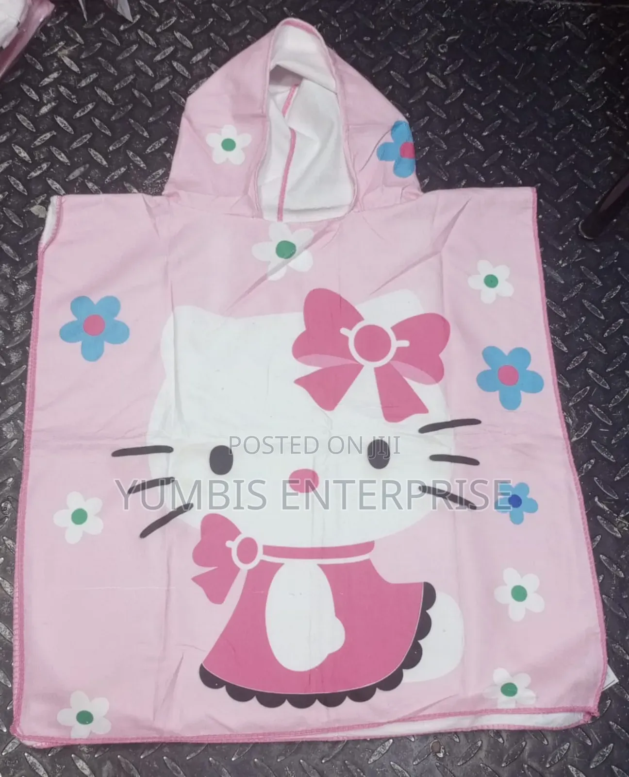 Hooded Cartoon Themed Swimming Towels for Kids