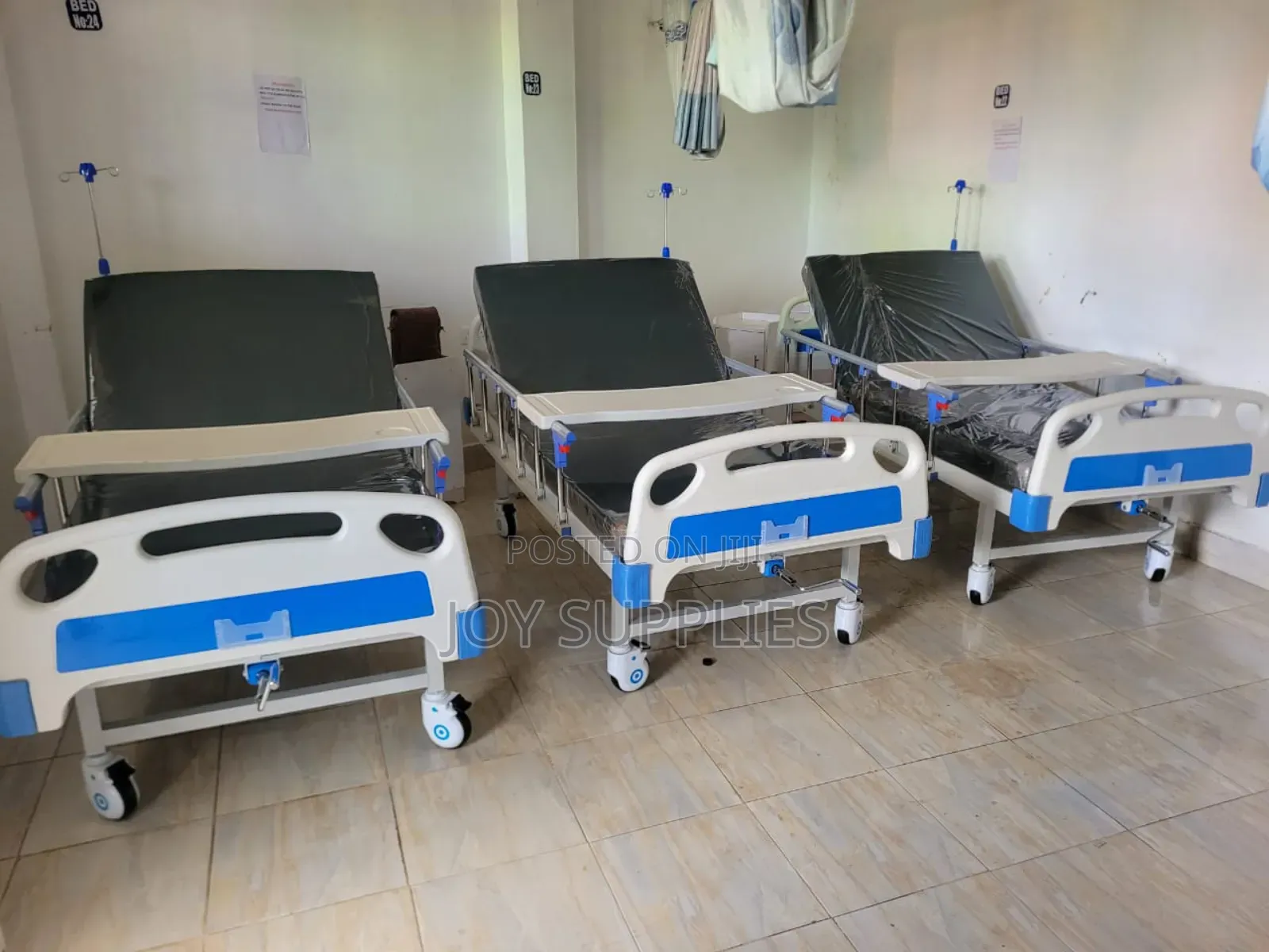 Single Crank Hospital Bed With Mattress