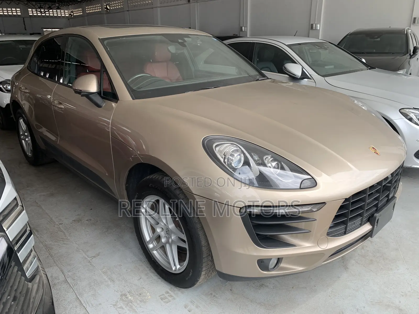 Porsche Cayenne Base AWD 2018 Gold