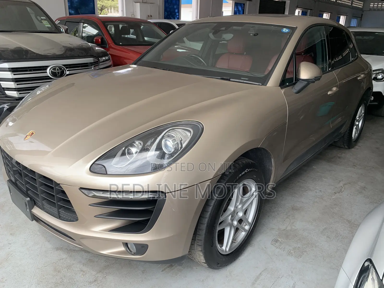 Porsche Cayenne Base AWD 2018 Gold