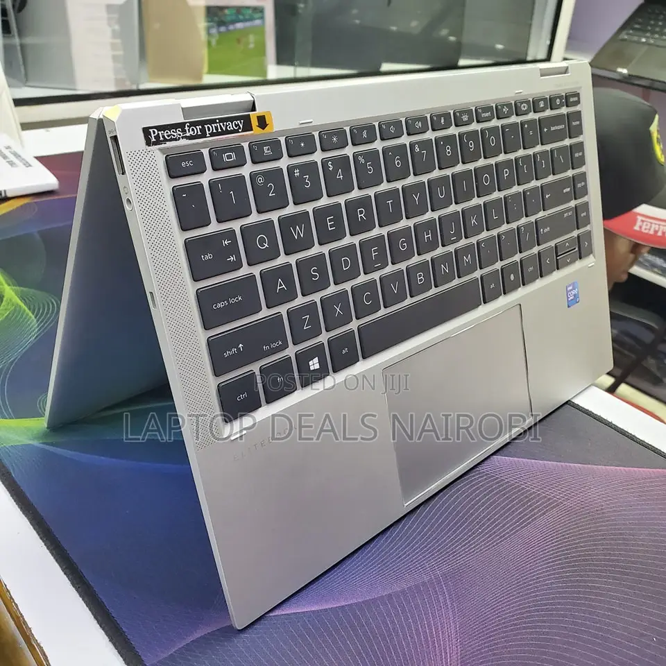 Laptop HP EliteBook 1040 G8 8GB Intel Core I7 SSD 512GB