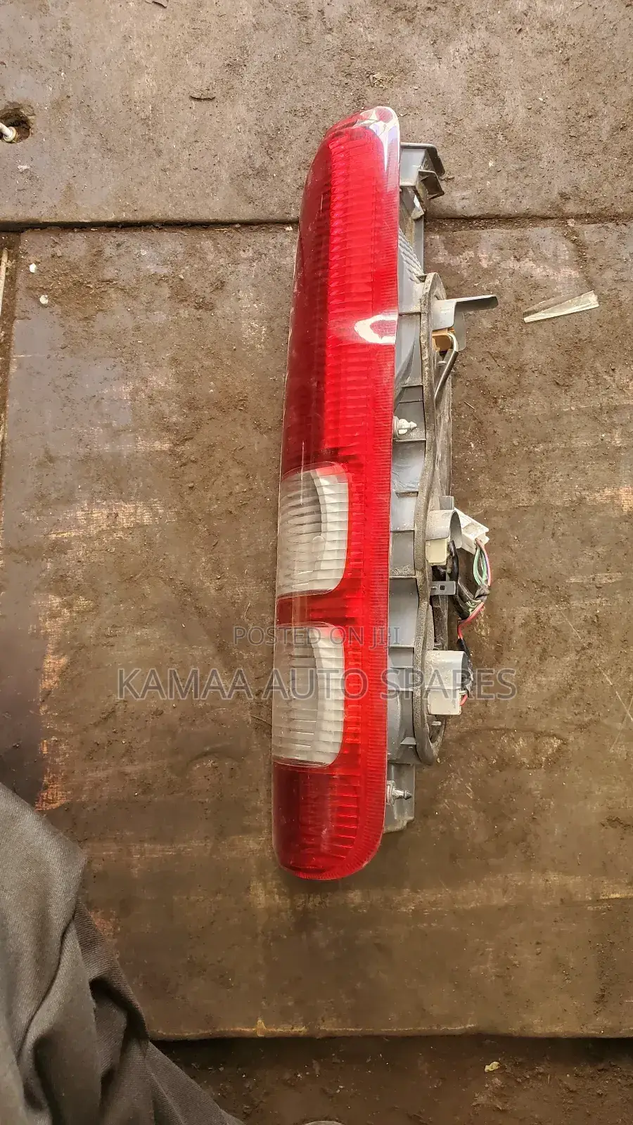 Toyota Hiace Rear Lights 7l