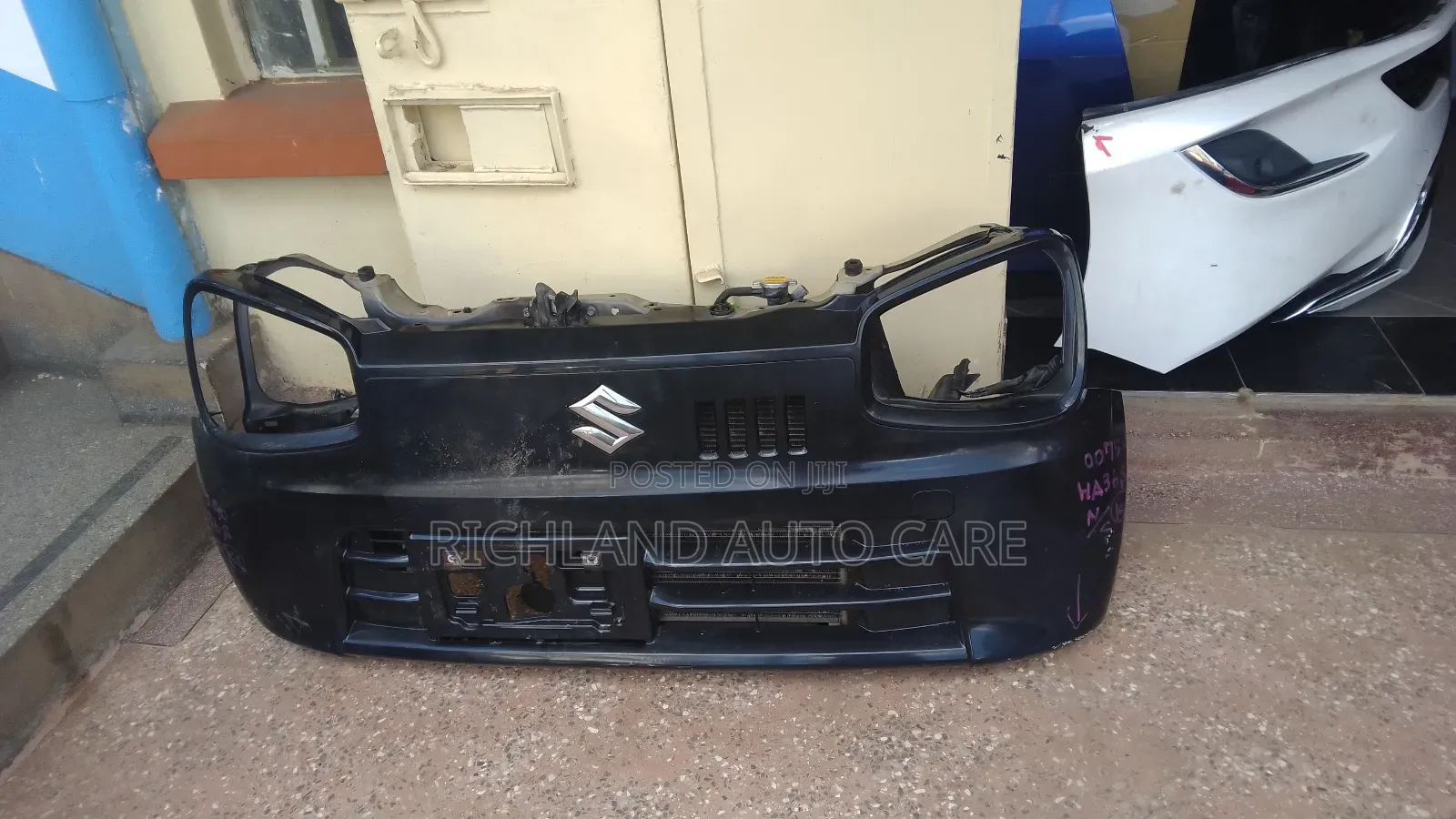 Nose Cut Suzuki Alto