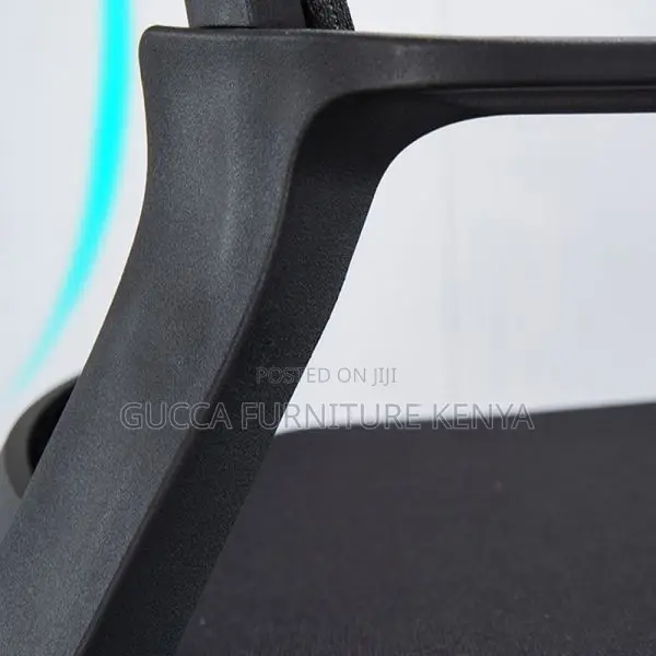 Office Chair:Wheeled Armrest Ergonomic Design Office Chair