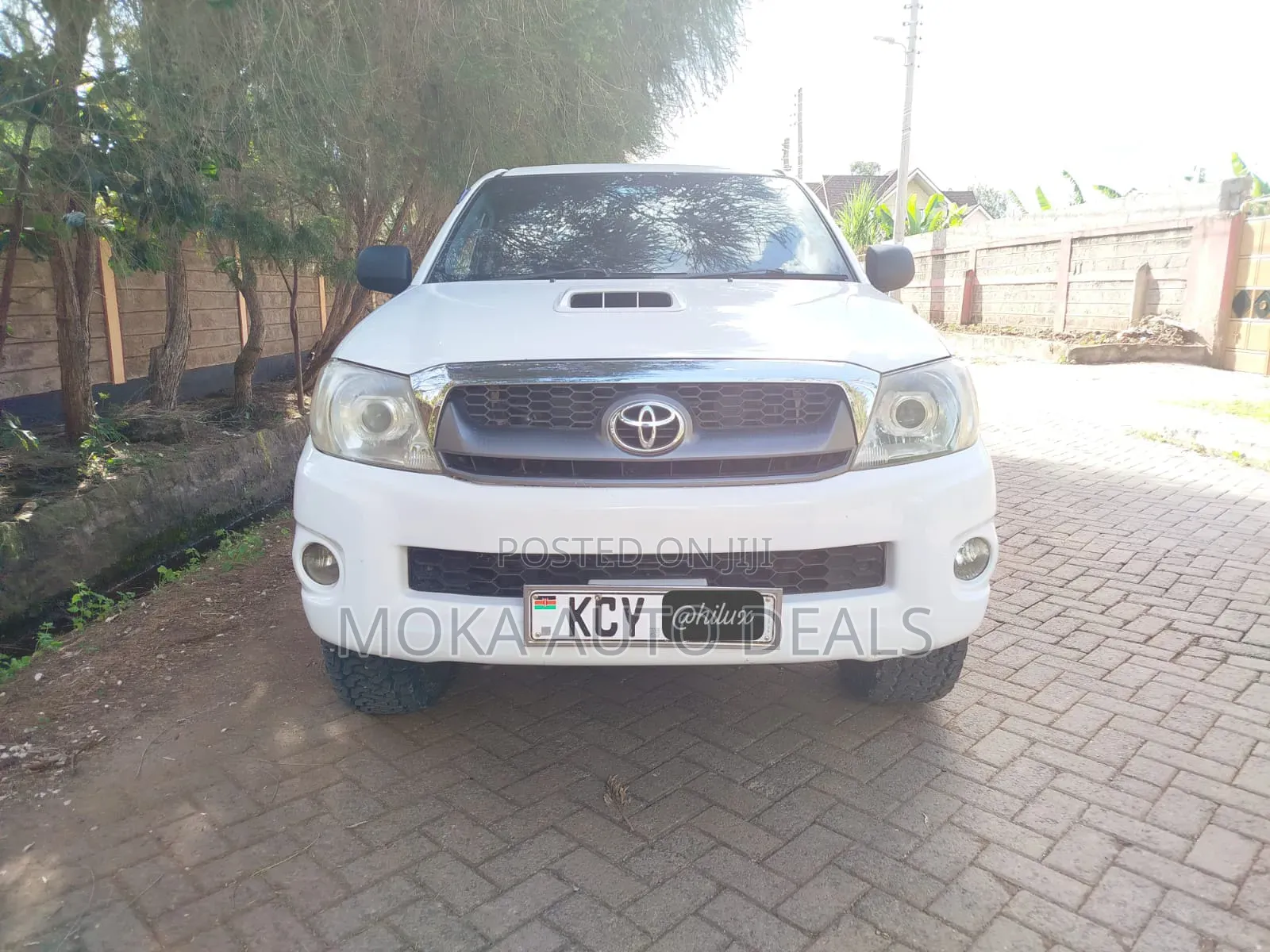 Toyota Hilux 2.5 D-4D 4X4 SRX 2012 White